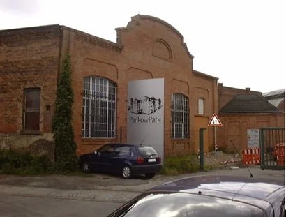 Berlin, Wilhelmsruh, Bergmann-Borsig unmittelbar nördlich der Hertzstraße. Das Symbol des „PankowPark“ 