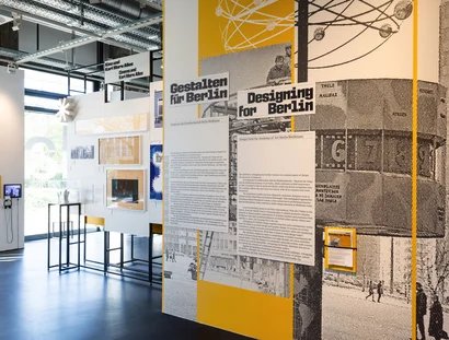 Ausstellungsansicht der Ausstellung "Gestalten für Berlin. Design aus der Kunsthochschule Berlin-Weißensee"