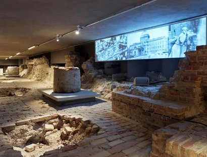Humboldt Forum, Dauerausstellung zur Geschichte des Ortes, Schlosskeller mit Sprenglöchern