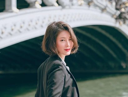 Shin Young Lee