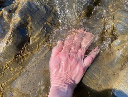 To Touch and Being Touched (2023), Diatomit-Meeresboden auf der Insel Fur, Dänemark.
