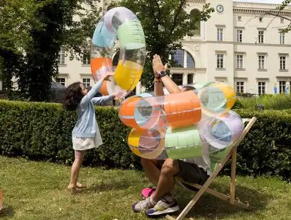 Volkswagen Group Art4All Family Sunday Sommerprogramm 2024 im Hamburger Bahnhof
