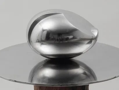 Constantin Brancusi, Le Nouveau-Né II, 1927, Edelstahl, Foto: Centre Pompidou, MNAM-CCI/Adam Rzepka/Dist. GrandPalaisRmn,