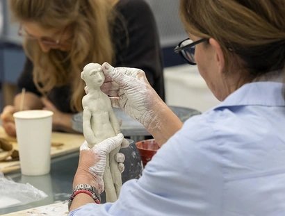 Modellier-Workshop mit Erwachsenen in Haus Bastian