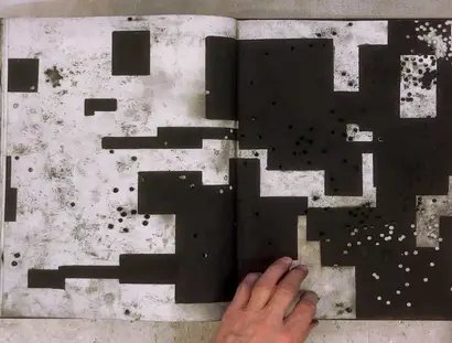 Bernhard Garbert, Filmstill „Schmuddelbuch“, 2026