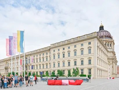 Blick auf die Nord- und Westfassade