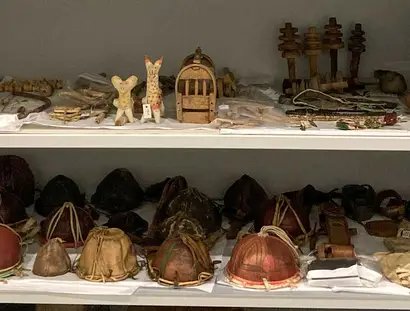 Verborgene Geschichten. Blicke ins Depot Zentralasien des Ethnologischen Museums