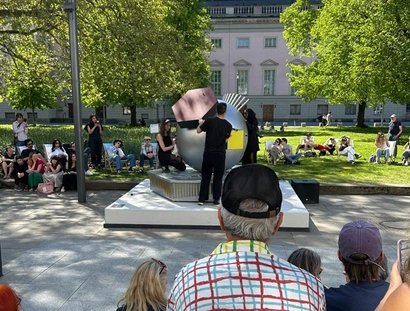 Aktivierung Nevin Aladağs Skulptur „Public Resonator“
