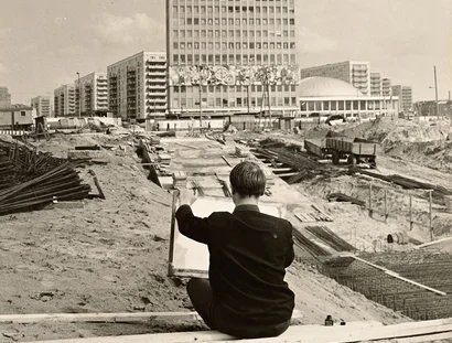 Gestalten fu╠êr Berlin Baustelle Alexanderplatz Haus des Lehrers