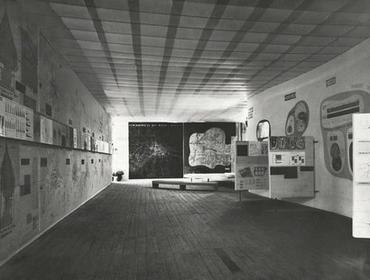 Ausstellungsansicht Berlin plant, Berliner Schloss, 1946