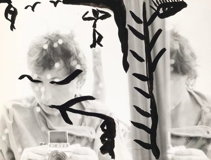 Gabriele Stötzer, Mir gegenüber – Selbst im Spiegel, 1985 © VG Bild-Kunst, Bonn 2026