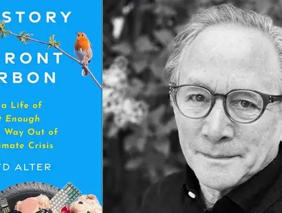 Lloyd Alter und das Cover seines Buches „The Story of Upfront Carbon“