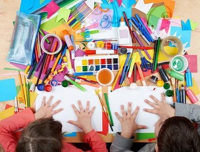 Kreativer Bastelspaß für Familien in der Bibliothek!