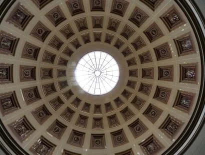 Blick in die Kuppel der Rotunde des Alten Museum