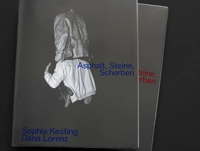 Sophia Kesting und Dana Lorenz, Asphalt, Steine, Scherben, 2012–2024
