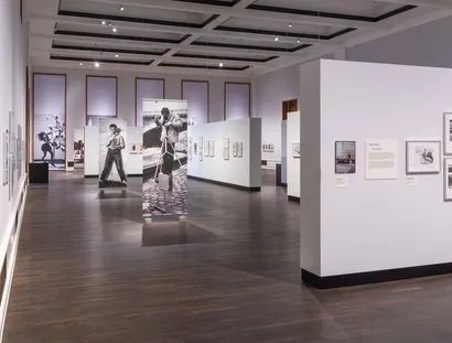 Blick in die Ausstellung „Rico Puhlmann“ am Museum für Fotografie in Berlin