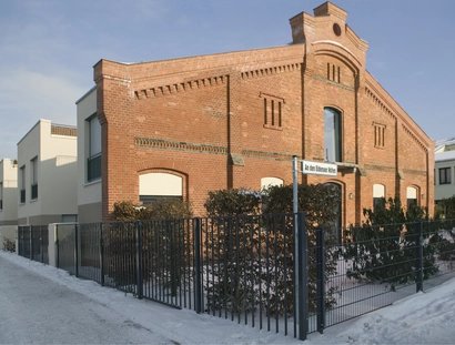Historische Hallenfassade des ehemaligen Vieh- und Schlachthofes nach Sanierung des Areals, 2012