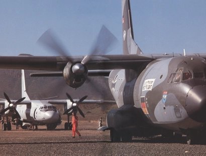 C-160 Transall (vorne) und An-26 in Äthiopien, 1985
