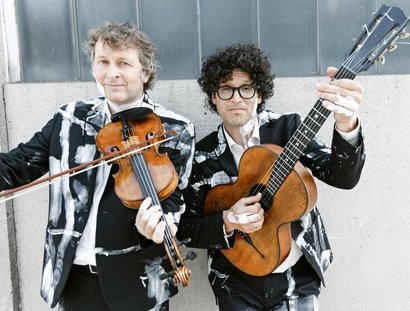 Klemens Lendl und David Müller aka Die Strottern mit Geige und Gitarre