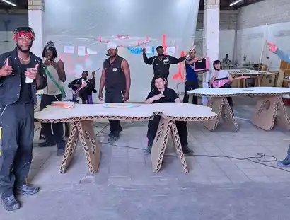 Prototypen der Lucky Tische (recyceltes MDF) – ARRIVO mit Jerszy Seymour Design Workshop 2025