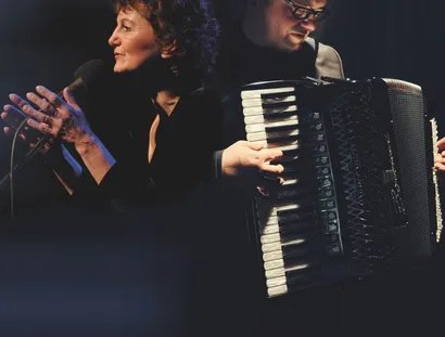 Julia Kock chante Piaf