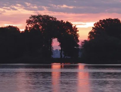 Neuer Garten, Blick über Heiligen See und Jungfernsee zum Schloss auf der Pfaueninsel