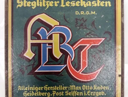 Foto vom Steglitzer Lesekasten, unserem Objekt des Monats.