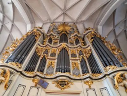 Blick auf die Orgel in der St. Marienkirche Mitte
