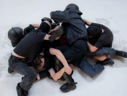 Veranstaltungen in Berlin: Oliver Zahn: CROWD CONTROL