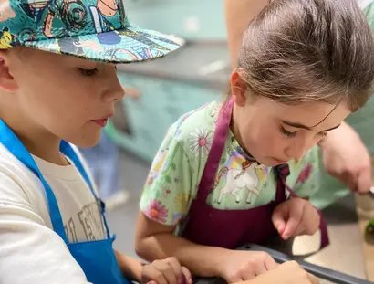 KINDER BACKEN BUNTE KEKSE