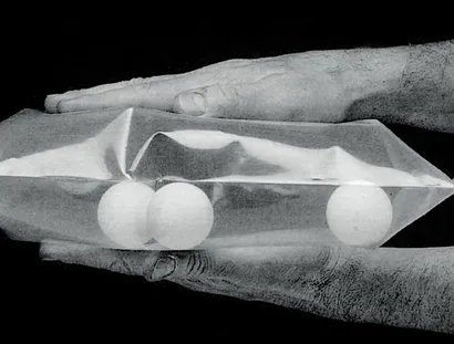 Lygia Clark, Ping Pong (Objetos Sensoriais) [Ping Pong (Sensorische Objekte)], 1966, Associação Cultural O Mundo de Lygia Clark