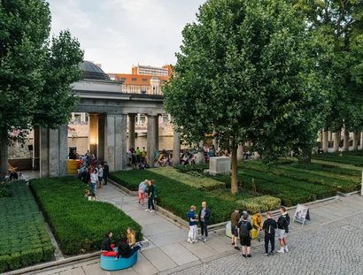 Kolonnadenbar