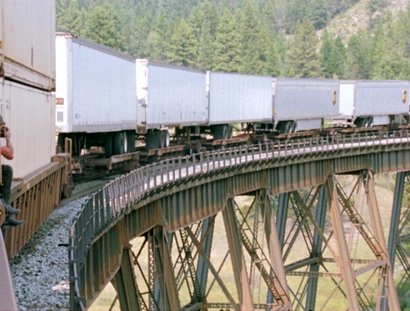 Cyrill Lachauer, Slack, 2025, film still