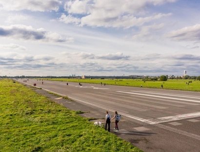 Veranstaltungen in Berlin: Transformation des Tempelhofer Feldes vom Flughafen zu Berlins größtem Freiraum - Fahrrad-Tour