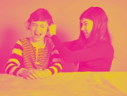 Key Visual Familie Geschwisterzank Key Visual Familie Geschwisterzank