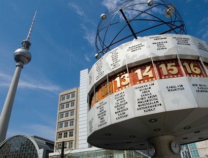 Berlin Alexanderplatz Weltzeituhr