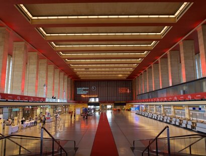 Schalterhalle im alten Flughafen Tempelhof