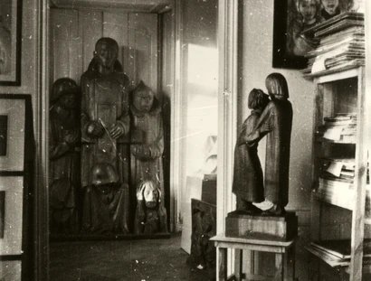 Lagerung beschlagnahmter Kunstwerke in den Schlossräumen, ca. 1938-1941.