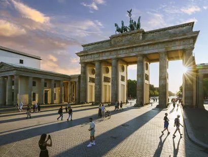 Brandenburger Tor bei Sonnenuntergang