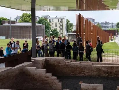 Veranstaltungen in Berlin: Die Bernauer Straße nach dem Mauerbau