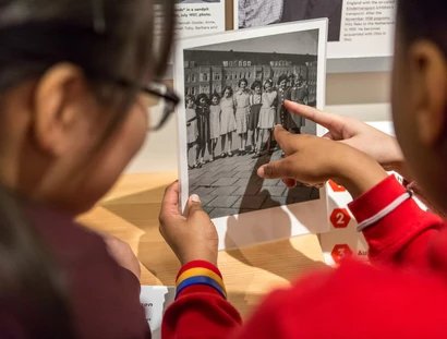 Ausstellung "Alles über Anne" im Anne Frank Zentrum Berlin