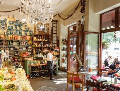 Feinkostgeschäft und Restaurant Knofi in der Bergmannstraße Berlin