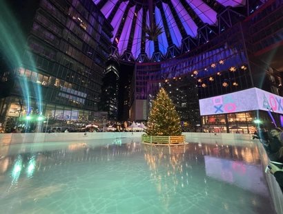 Eisbahn am Potsdamer Platz - Schlittschuhlaufen
