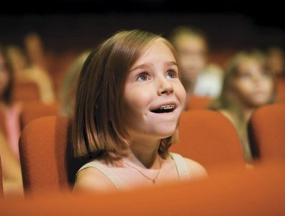 Mädchen im Theater