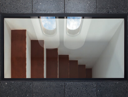 Bodenskulptur „Stufen“ von Micha Ullmann 2009