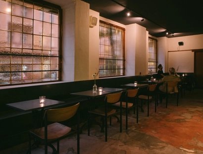 Mondhuegel Bar