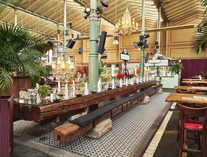 "Mutter aller Tische" in der Arminiusmarkthalle