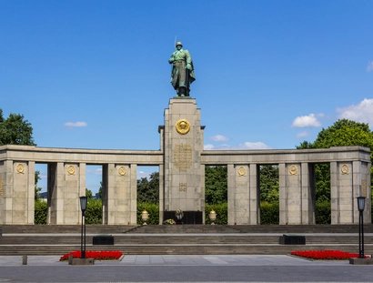 Sowjetisches Ehrenmal Tiergarten in Berlin
