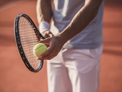 Man playing tennis