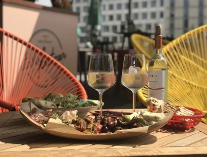 Antipasti auf Restaurant-Terrasse